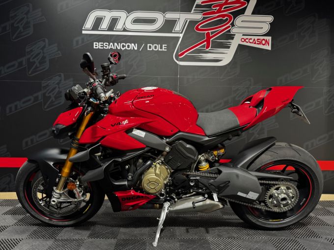 DUCATI STREETFIGHTER V4S 4