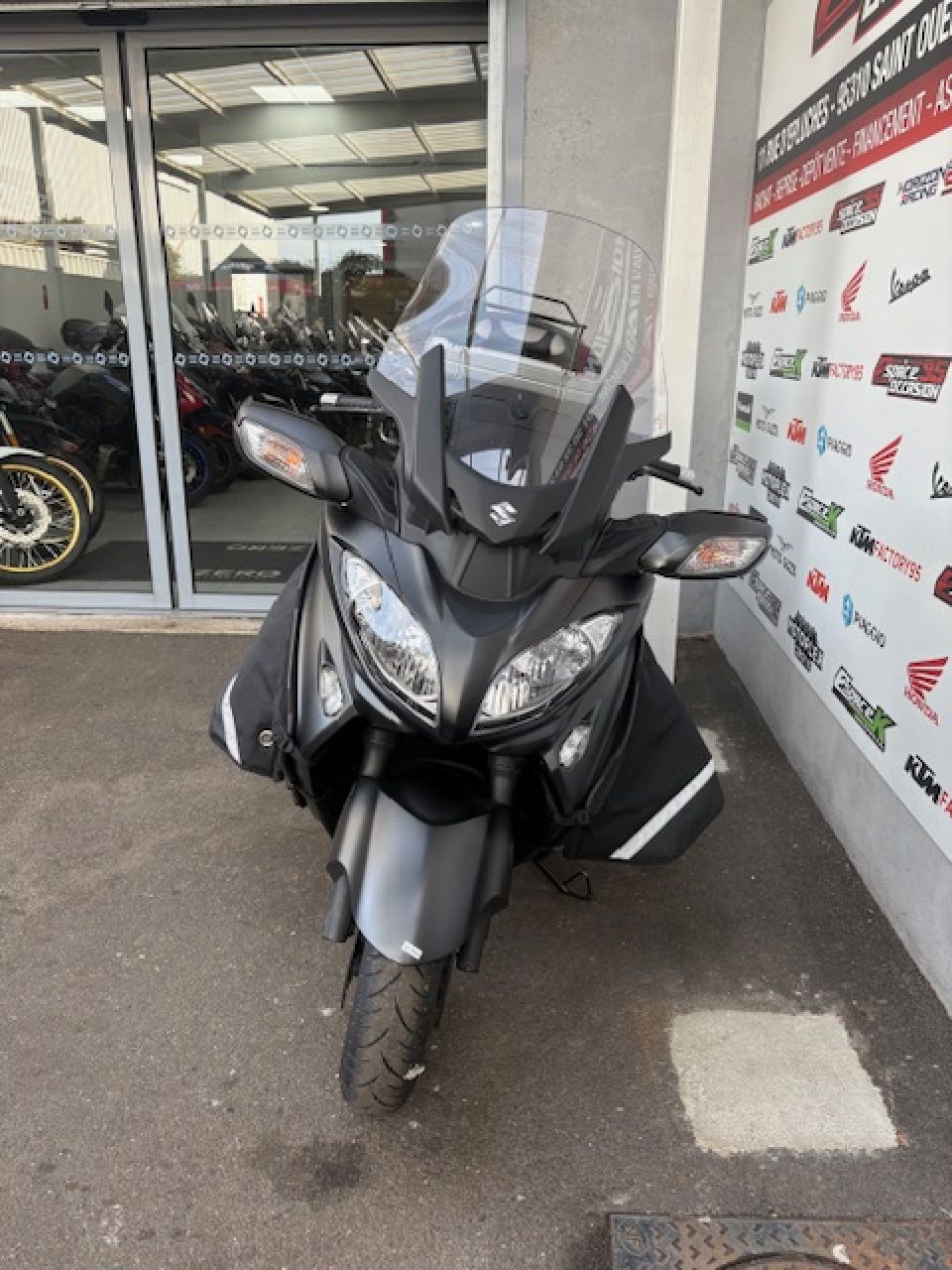 SUZUKI BURGMAN 650 4