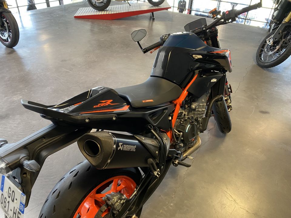 KTM 890 DUKE R 4
