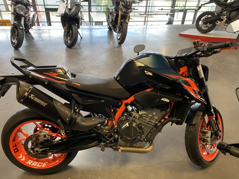 KTM 890 DUKE R 4