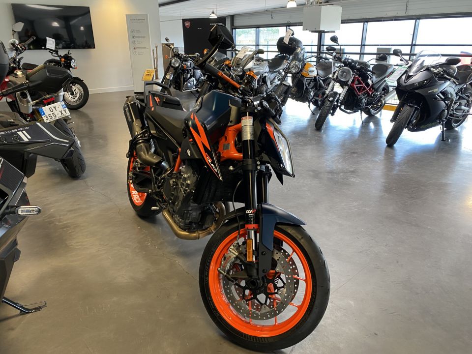 KTM 890 DUKE R 4