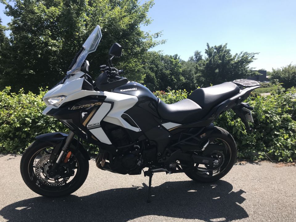 KAWASAKI VERSYS 1100 SE 4