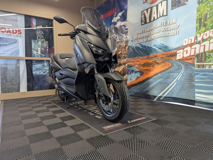 YAMAHA XMAX 125 4