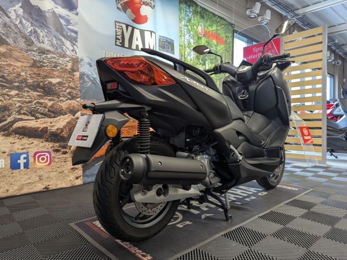 YAMAHA XMAX 125 4