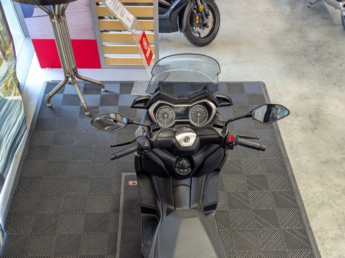 YAMAHA XMAX 125 4