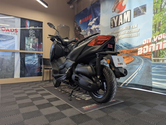 YAMAHA XMAX 125 4