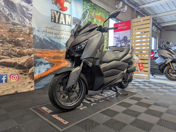 YAMAHA XMAX 125 4
