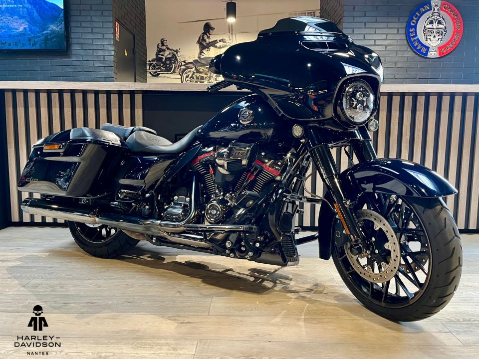 HARLEY-DAVIDSON TOURING STREET GLIDE 1923 CVO  4