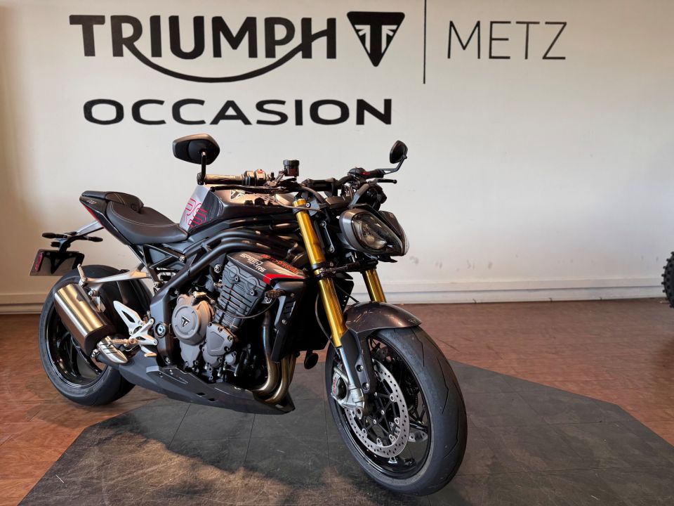 TRIUMPH SPEED TRIPLE 1200 RS 4