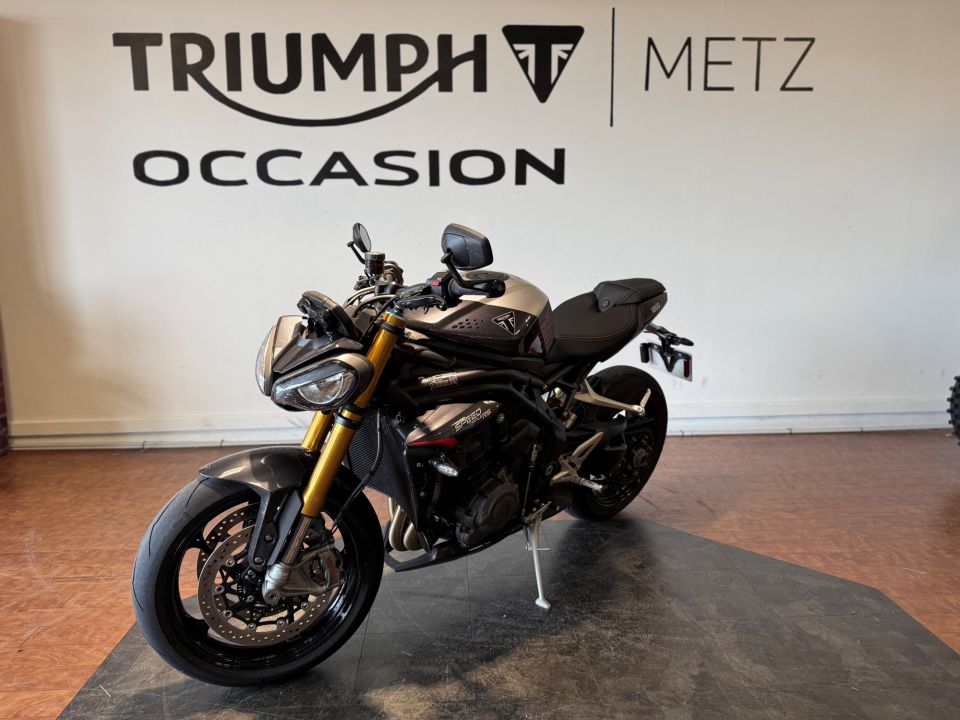 TRIUMPH SPEED TRIPLE 1200 RS 4