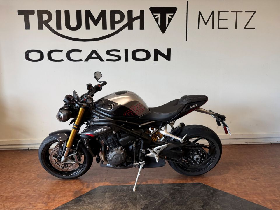 TRIUMPH SPEED TRIPLE 1200 RS 4