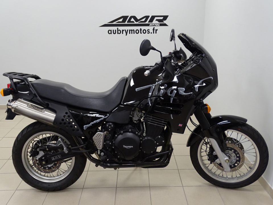 TRIUMPH TIGER 900 4