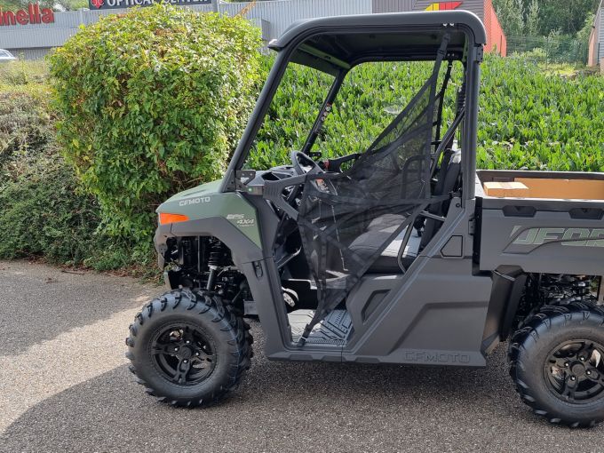 CF MOTO UFORCE 600 4