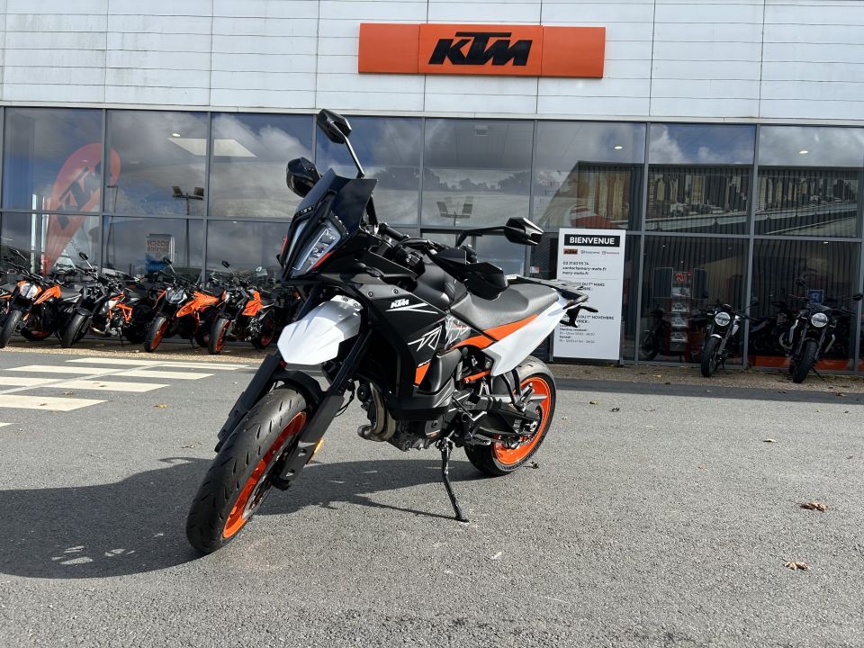 KTM 890 SMT 4