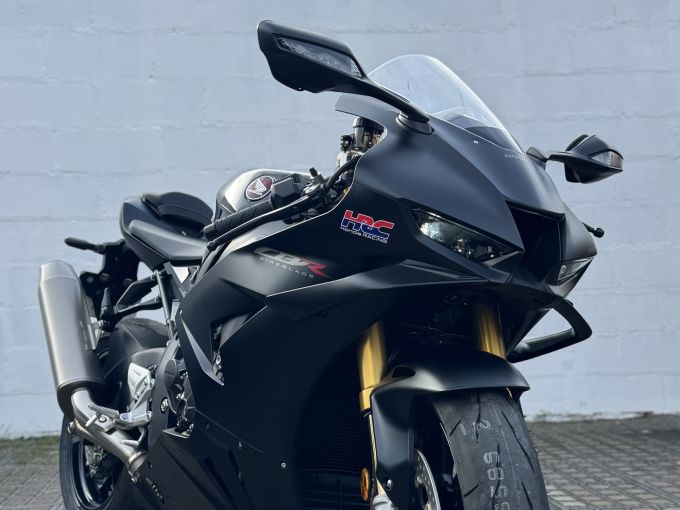 HONDA CBR 1000  RR-R FIREBLADE SP 4