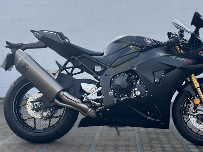 HONDA CBR 1000  RR-R FIREBLADE SP 4