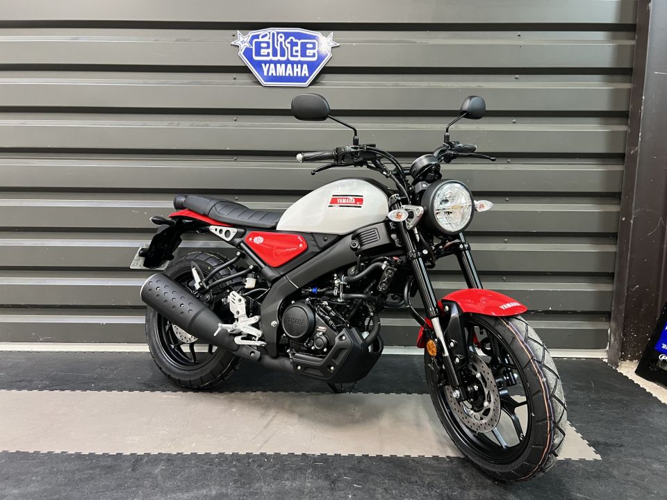 YAMAHA XSR 125 4