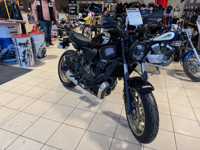YAMAHA XSR 700 ABS 4