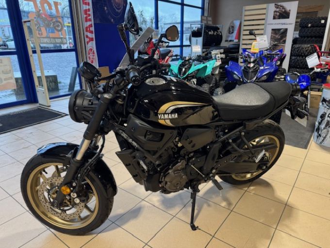 YAMAHA XSR 700 ABS 4