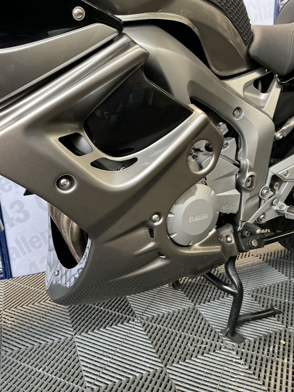 YAMAHA FZ6 600 FAZER GT 4