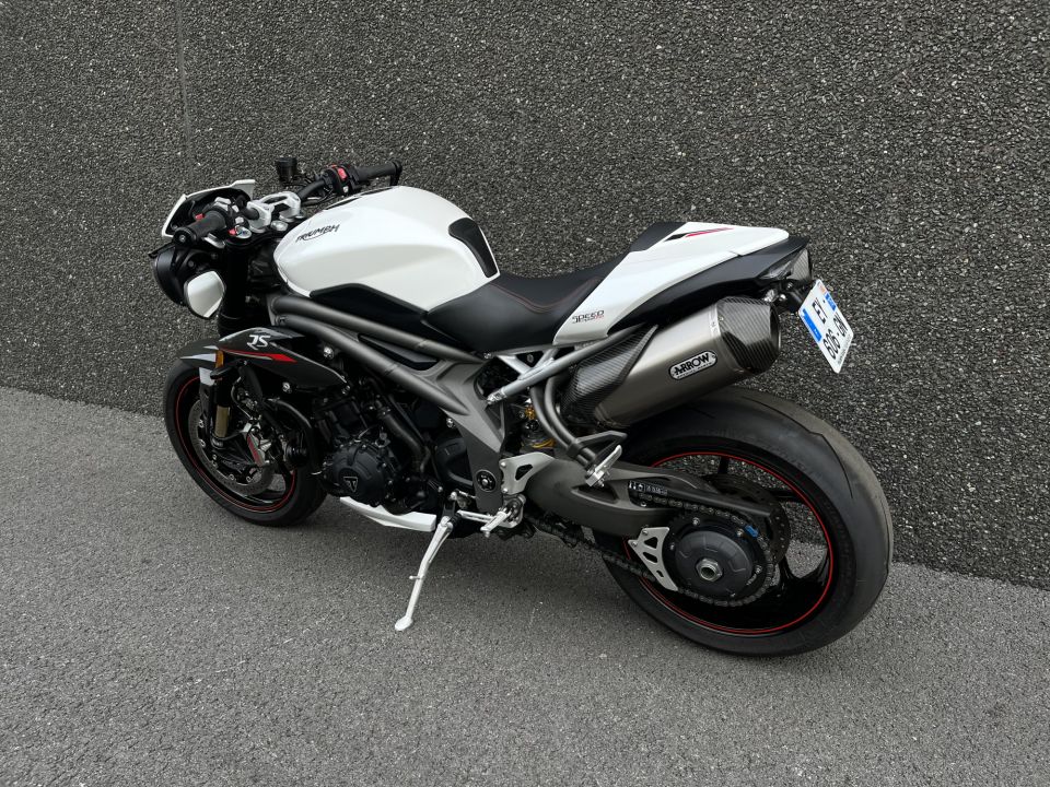 TRIUMPH SPEED TRIPLE 1050 RS 4