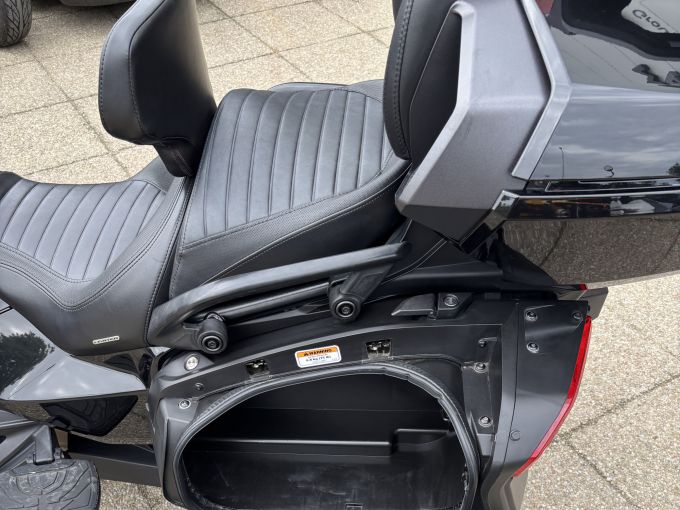 CAN-AM SPYDER F3-T LIM 4