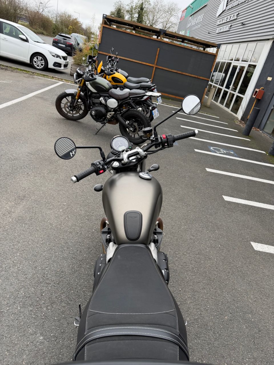 TRIUMPH STREET TWIN  900 4