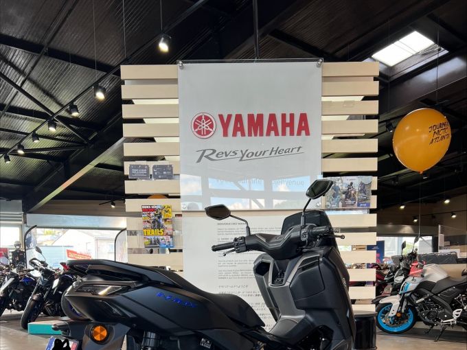 YAMAHA NMAX 125 4