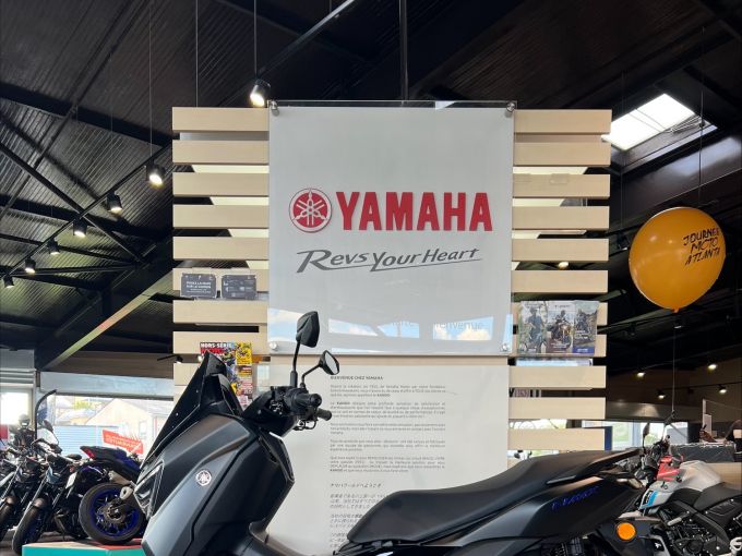 YAMAHA NMAX 125 4