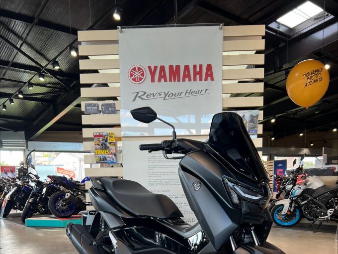 YAMAHA NMAX 125 4