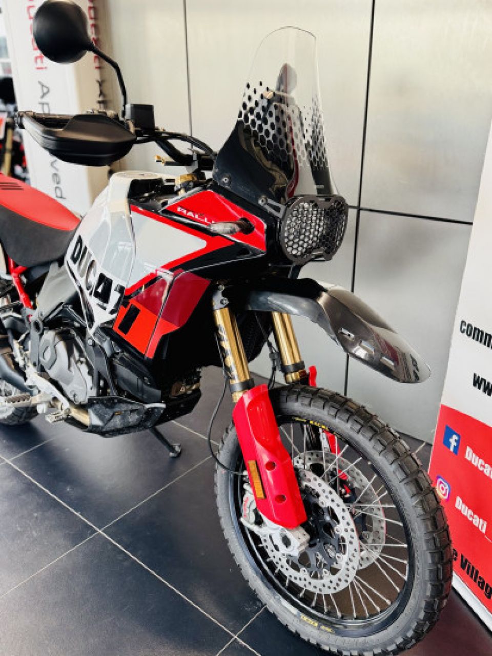 DUCATI DESERT X RALLY 4