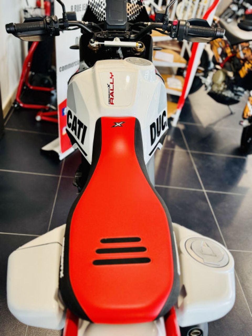 DUCATI DESERT X RALLY 4