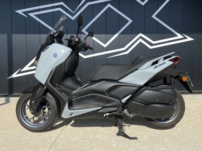 YAMAHA XMAX 300 TECH MAX + 4