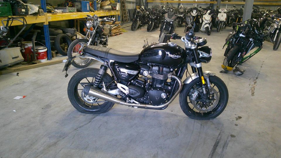TRIUMPH SPEED TWIN 1200 4