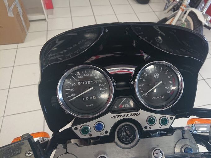 YAMAHA XJR 1300 4