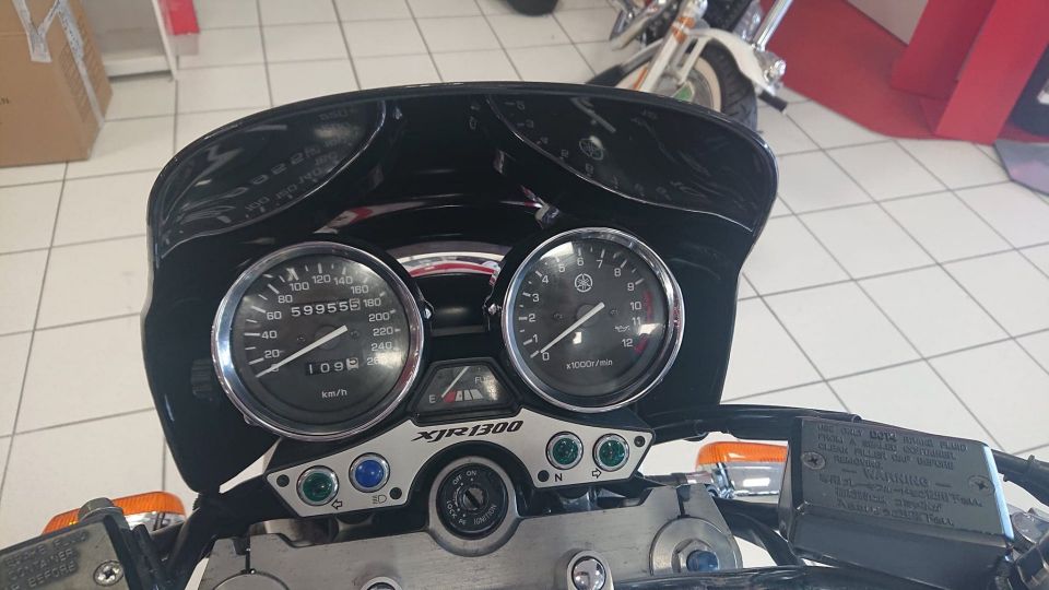 YAMAHA XJR 1300 4