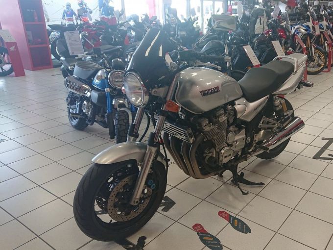 YAMAHA XJR 1300 4