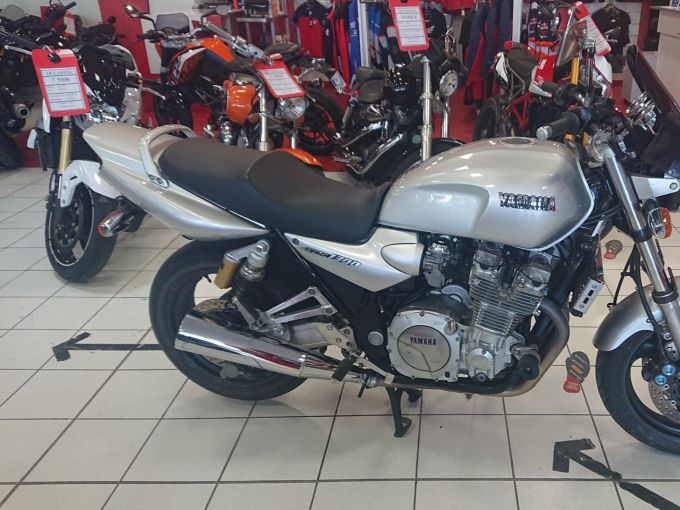 YAMAHA XJR 1300 4