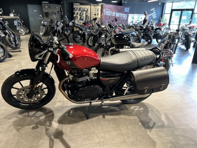 TRIUMPH SPEED TWIN 900 4