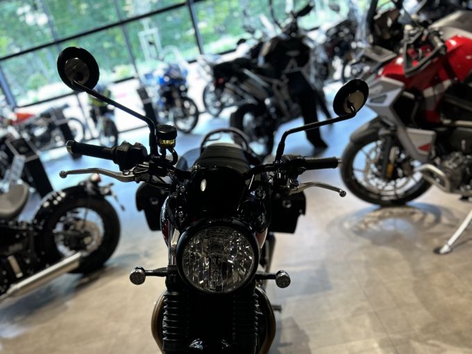 TRIUMPH SPEED TWIN 900 4
