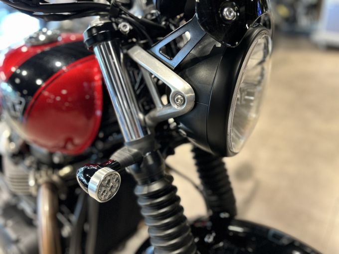 TRIUMPH SPEED TWIN 900 4