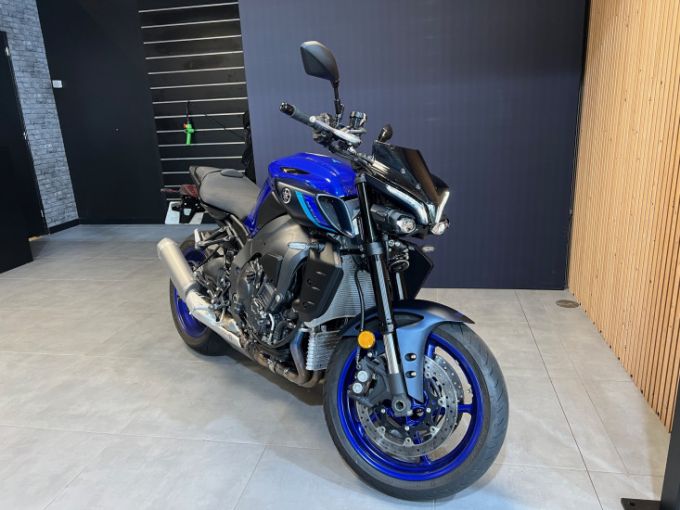 YAMAHA MT-10 4
