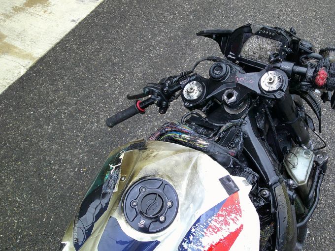 BMW M 1000RR 4