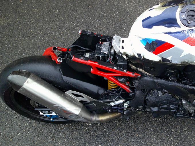 BMW M 1000RR 4