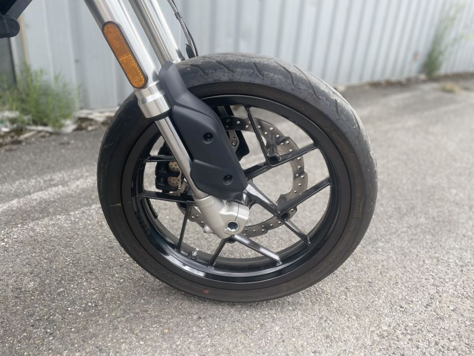 ZERO MOTORCYCLES FXE 7.2 4