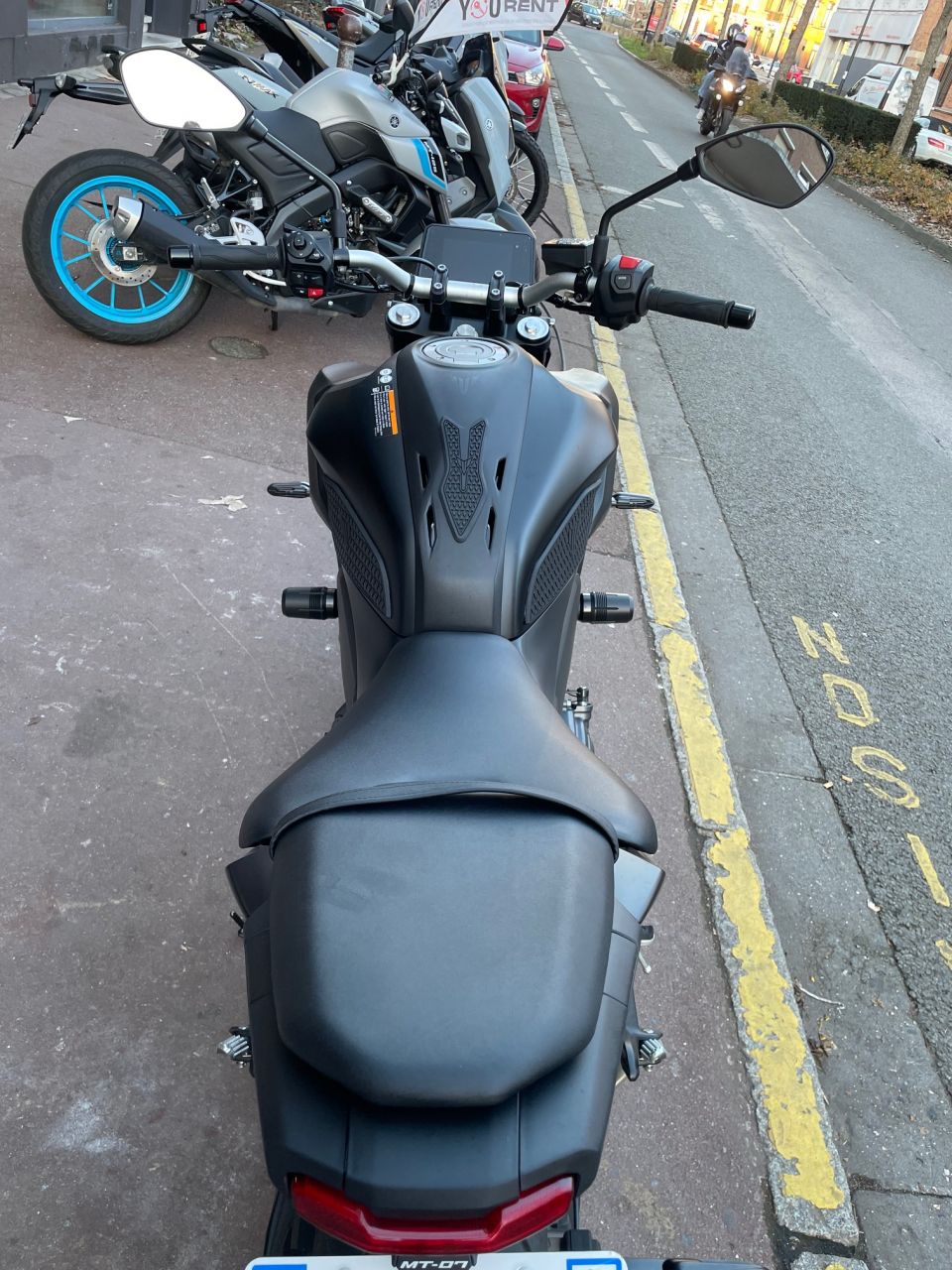 YAMAHA MT-07 4