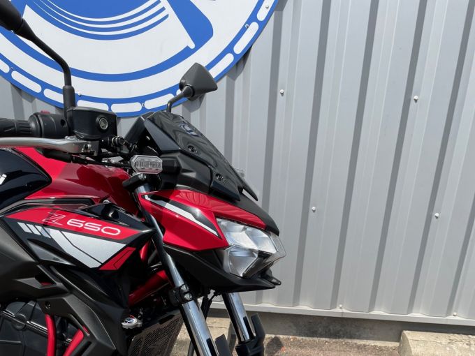 KAWASAKI Z 650 (47.5CV) 4