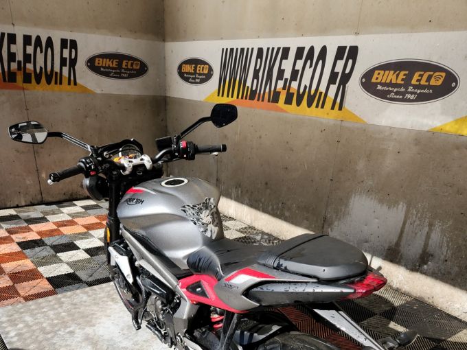 TRIUMPH STREET TRIPLE 765 R 4