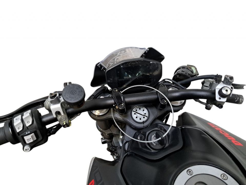 DUCATI MONSTER 900 4