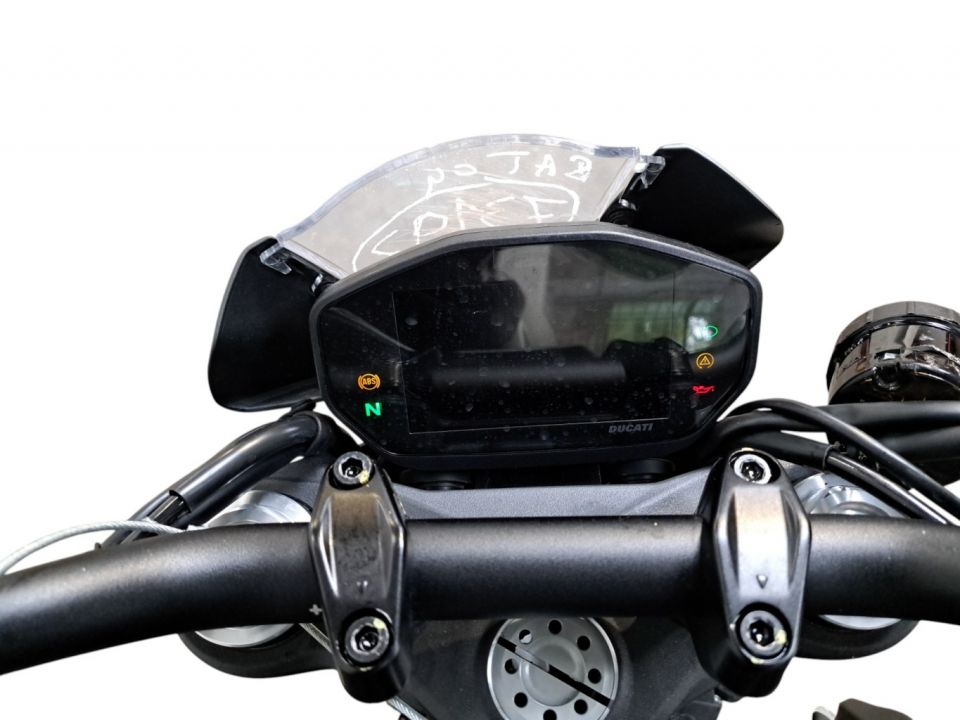 DUCATI MONSTER 900 4